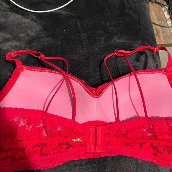 women’s lacy bralette, size medium - Picture 2 of 2